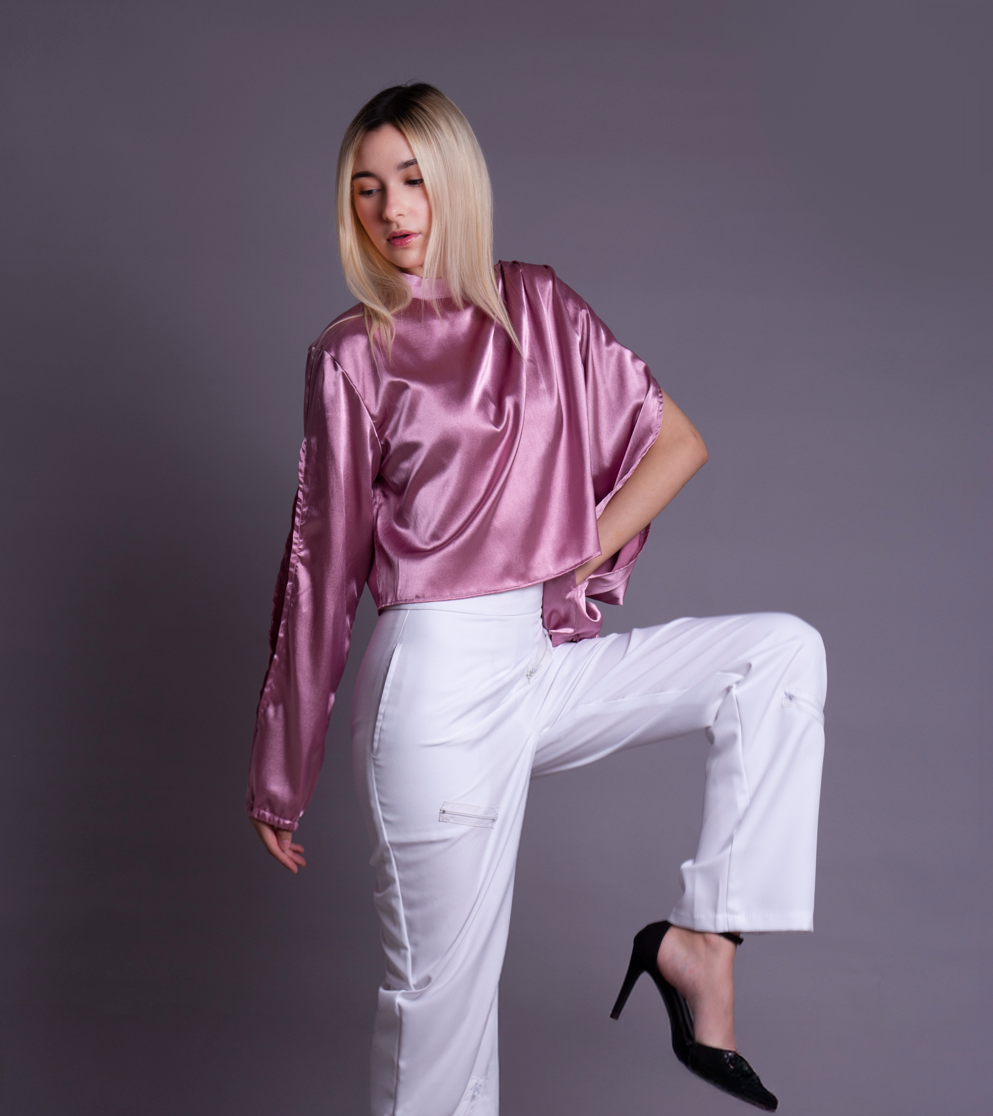 Lila Blouse — vista posterior con caída ligera