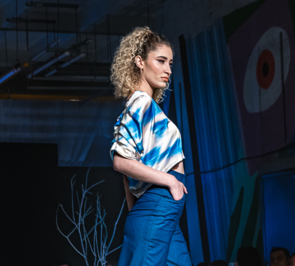 Off Shoulder Top Serenity — perfil destacando línea de hombros