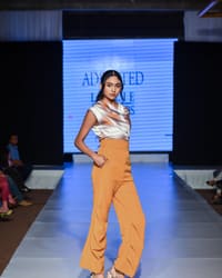 Sunset Dune Pants — vista frontal en tonos del desierto al atardecer