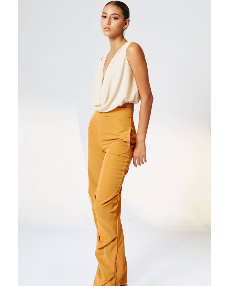 Sunset Dune Pants — vista posterior mostrando corte recto
